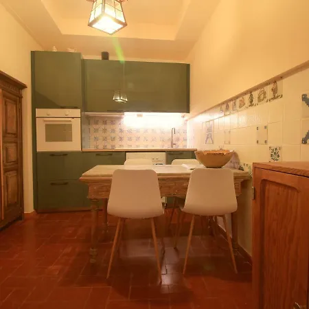 Townhome With Private Garden Lodge